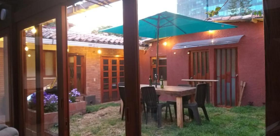 Acogedor Hostal Usaquen La Parada Del Tren Богота Екстериор снимка