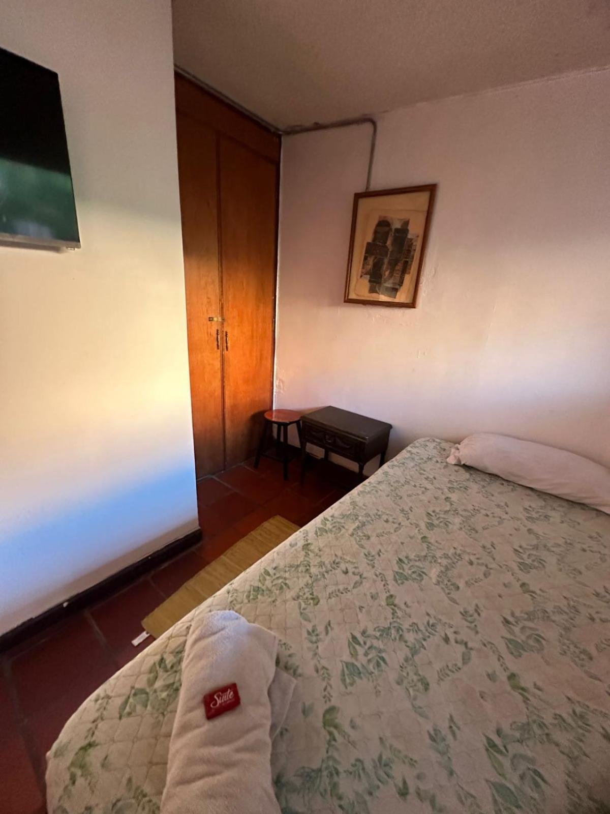 Acogedor Hostal Usaquen La Parada Del Tren Богота Екстериор снимка
