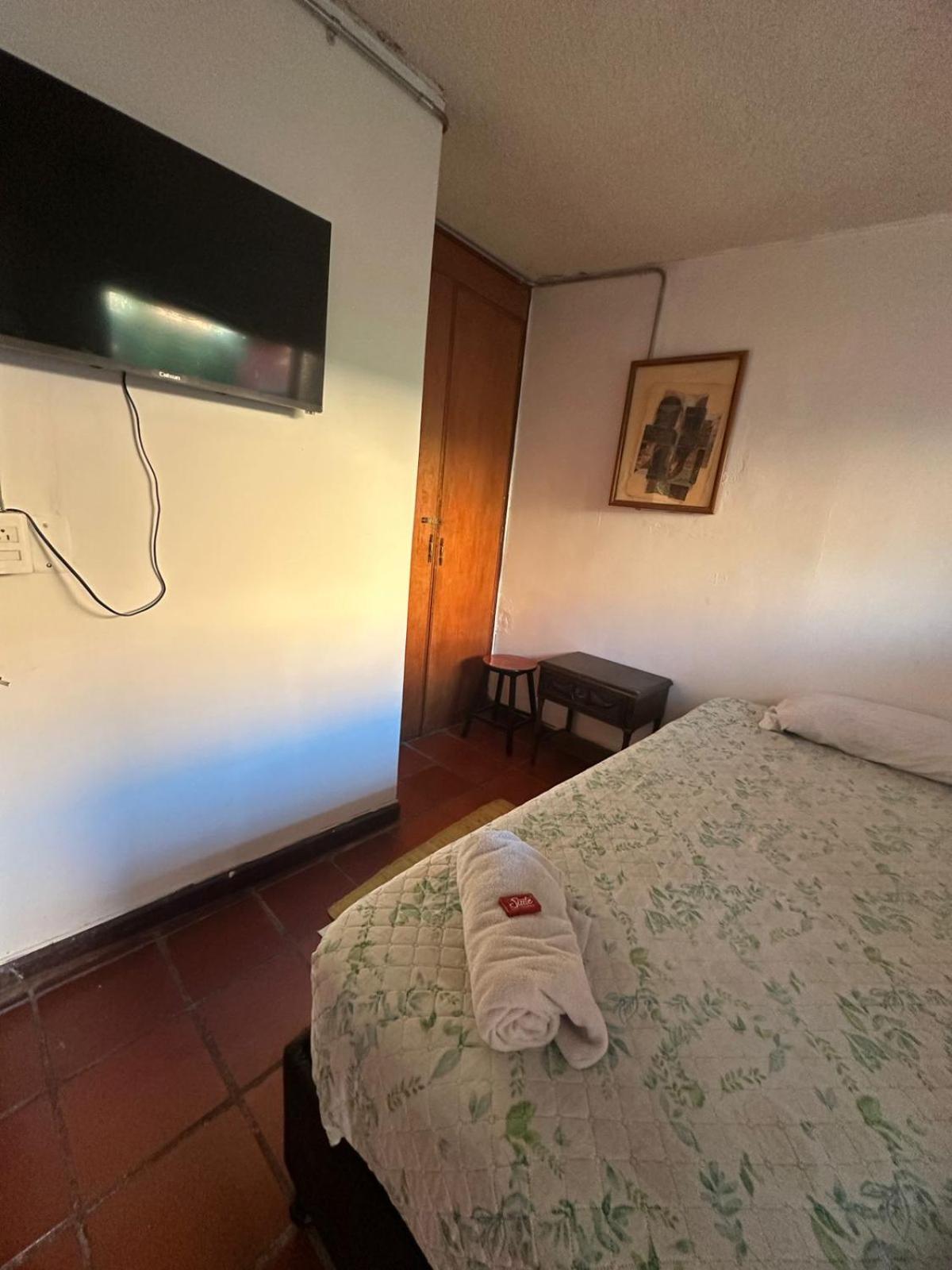 Acogedor Hostal Usaquen La Parada Del Tren Богота Екстериор снимка