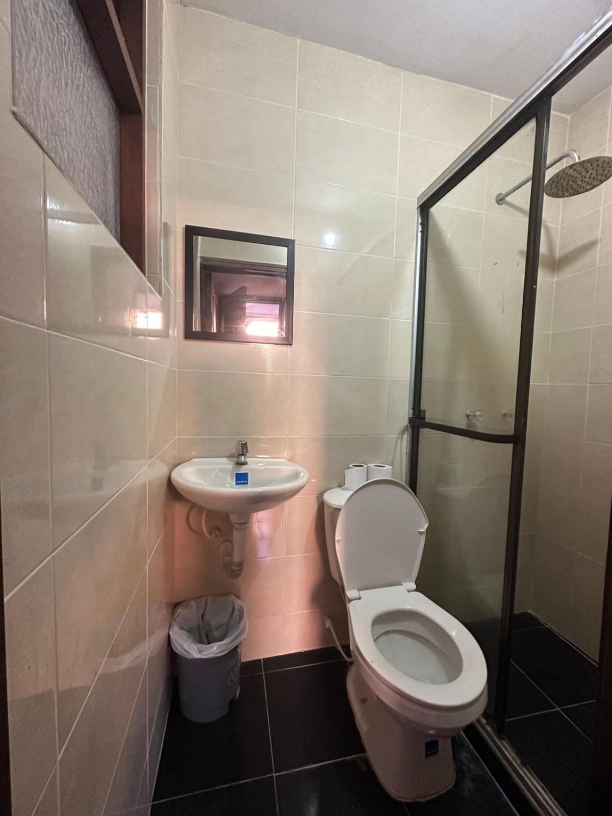 Acogedor Hostal Usaquen La Parada Del Tren Богота Екстериор снимка