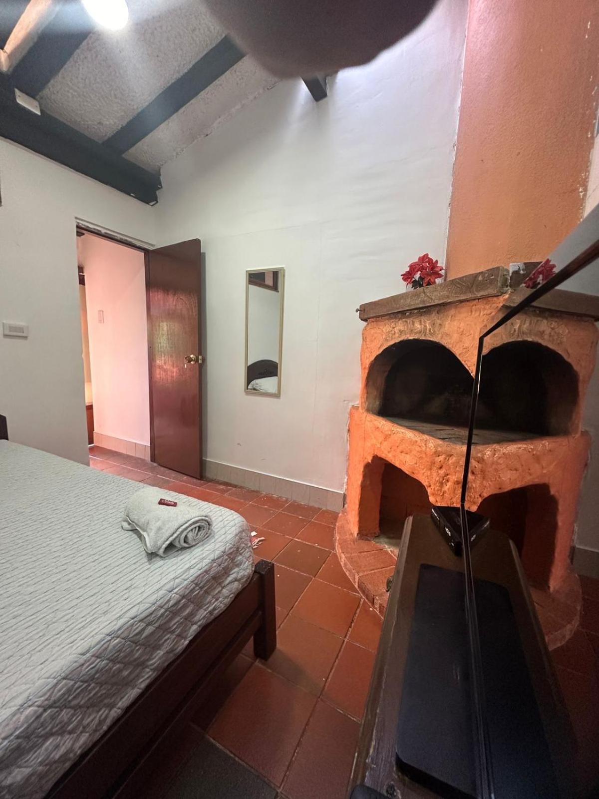 Acogedor Hostal Usaquen La Parada Del Tren Богота Екстериор снимка